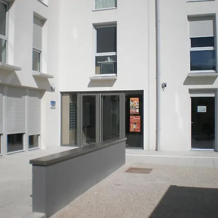 Hoteliere Laudine Реймс