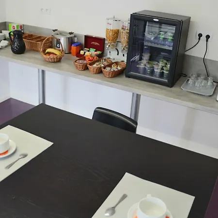 Hoteliere Laudine מלון דירות